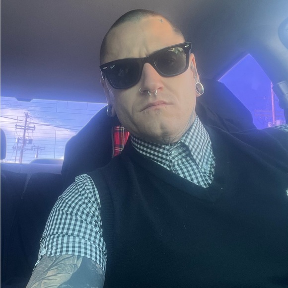 Profile Picture of Jesse Dryer (@jesse_dryer) on Poshmark