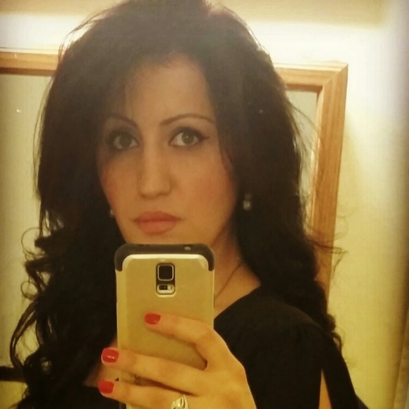 Profile Picture of Aida Markisic (@aidabeki11) on Poshmark