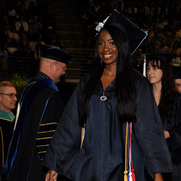 Profile Picture of Jeanette Mccloud (@jmccloudjem) on Poshmark