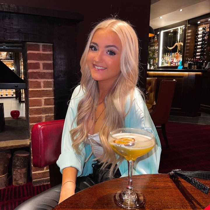 Profile Picture of   Anna Dixon (@anna.dixonx)... (@anna.dixonx) on Tiktok