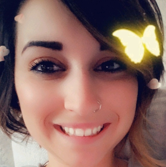 Profile Picture of Elizabeth Endress (@mrsendress) on Poshmark
