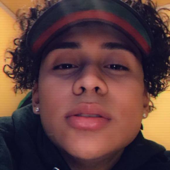 Profile Picture of Devin Alberto (@devinaarana) on Poshmark