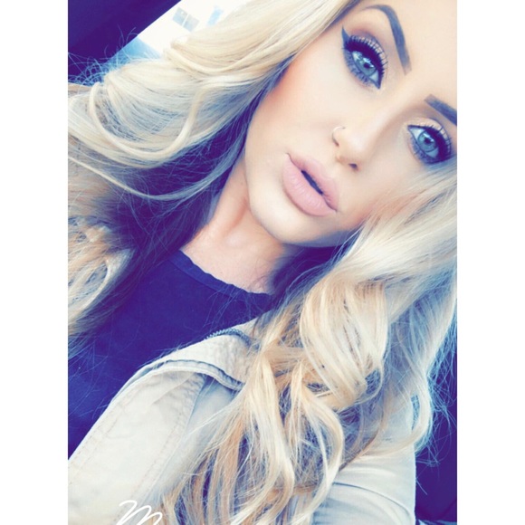 Profile Picture of Michelle Simms (@mbsimms93) on Poshmark