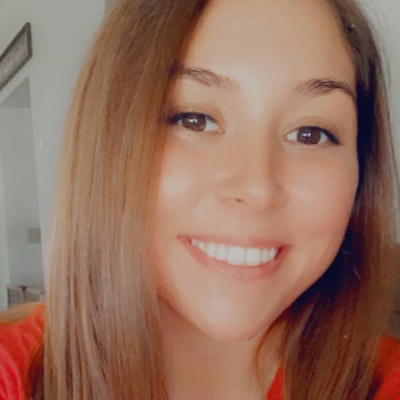 Profile Picture of Kennedy Graham (@kg1201) on Poshmark