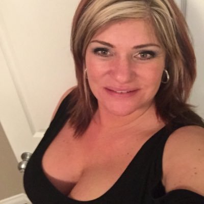 Profile Picture of Tammy (@tammyschuster2) on Twitter