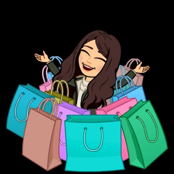 Profile Picture of Nechama S (@nechsiegel) on Poshmark