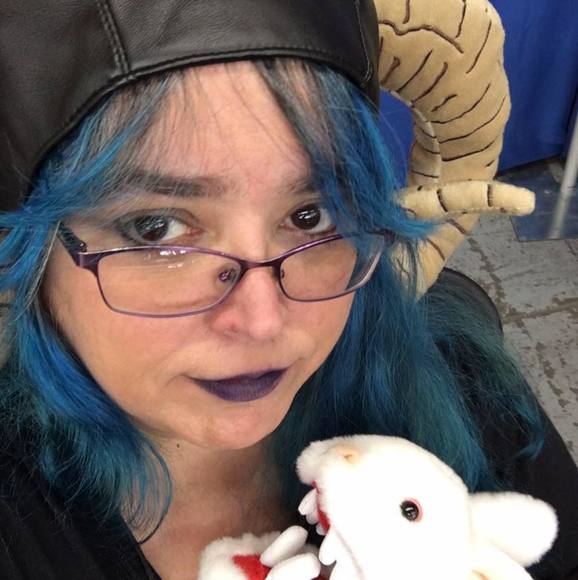 Profile Picture of Stephannie Campbell (@gaediianiel) on Poshmark