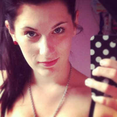 Profile Picture of Grace Prior (@Gresticles) on Twitter