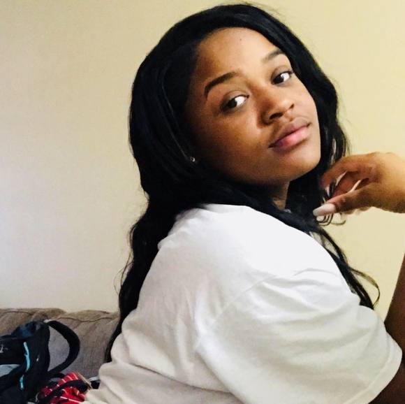 Profile Picture of Deondra Bacote (@deondrabacote) on Poshmark