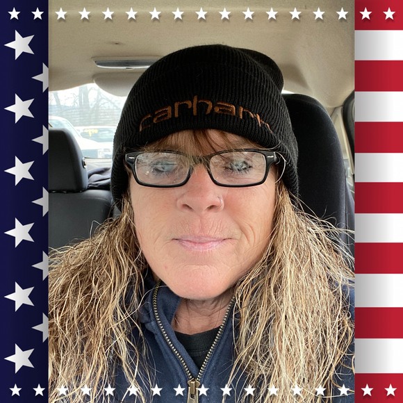 Profile Picture of Deborah Simpson (@debibean) on Poshmark