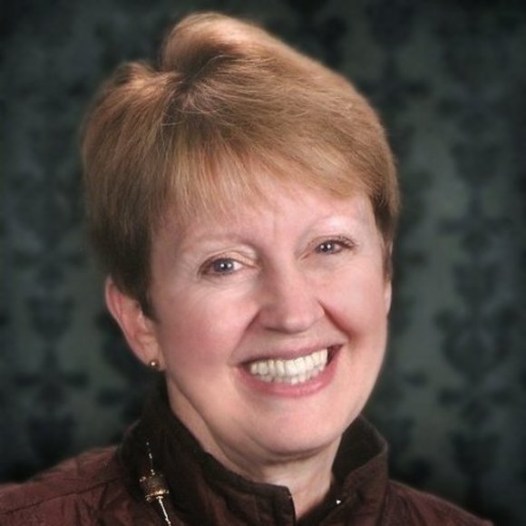 Profile Picture of Teri Routh funsch (@funscht) on Poshmark