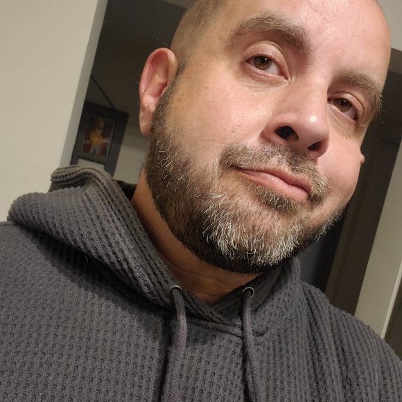 Profile Picture of Ed Nimons (@enimons) on Poshmark