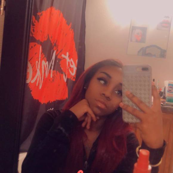 Profile Picture of Toriana Chaisson (@torianachaisson) on Poshmark