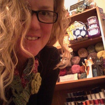 Profile Picture of April Pendleton (@SunnieCreations) on Twitter