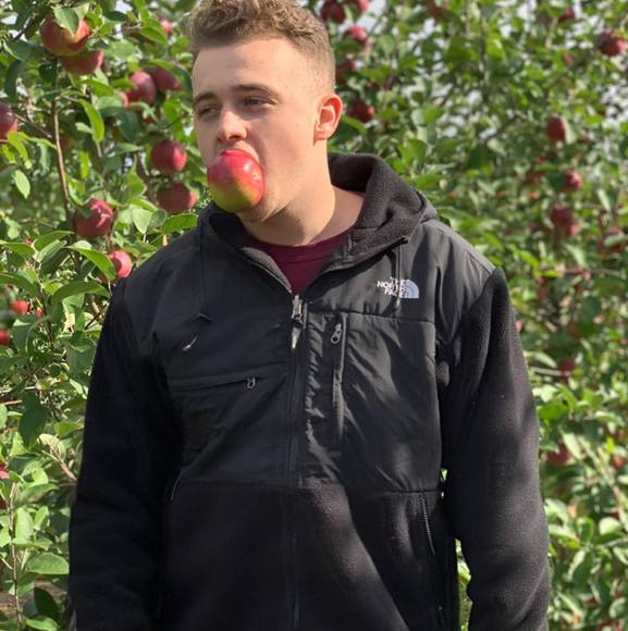 Profile Picture of Andrew Hicks (@thebox01) on Poshmark
