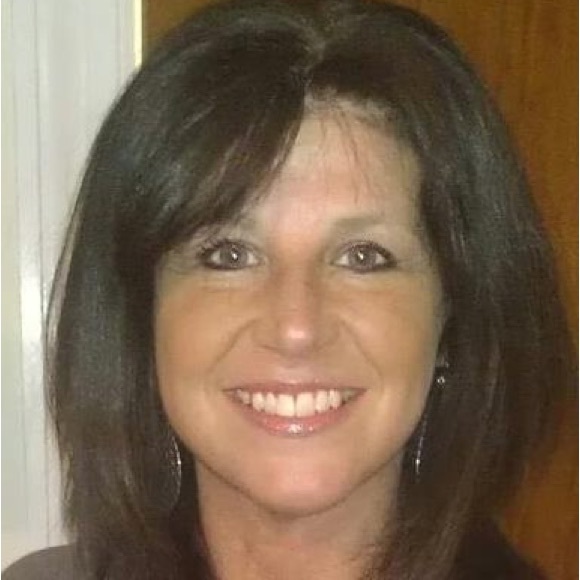 Amy Milardo - Poshmark Profile Picture of Amy Milardo (@amymilardo) on Poshmark