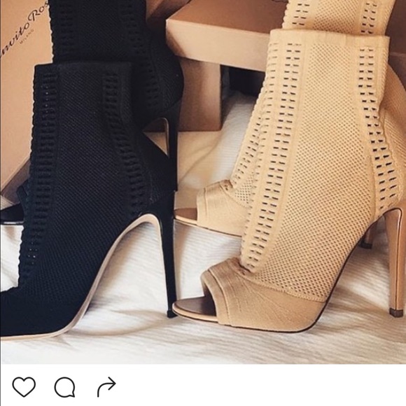 Profile Picture of Alex Mackin (@missmackmakeup) on Poshmark