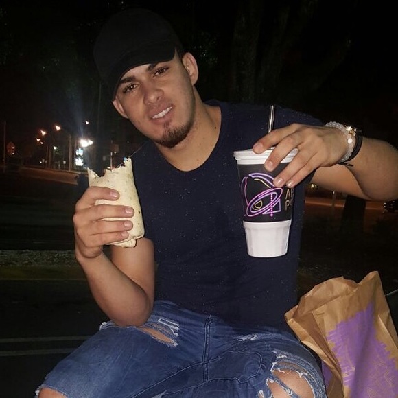 Profile Picture of Alejandro Soler (@chinooo_10) on Poshmark