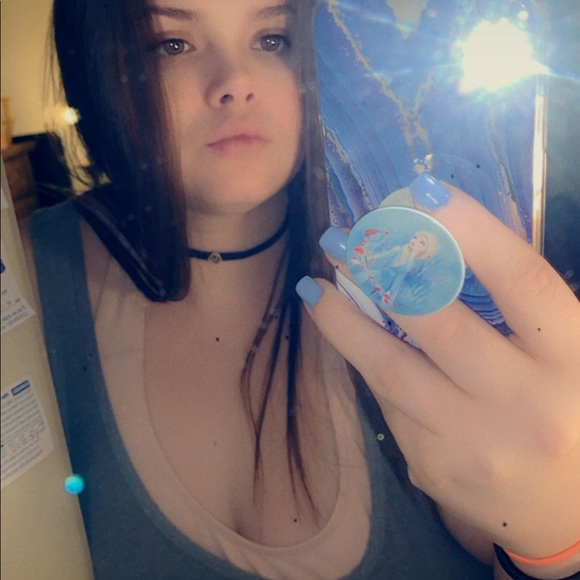 Profile Picture of Dawn Douglas (@dawndouglas353) on Poshmark