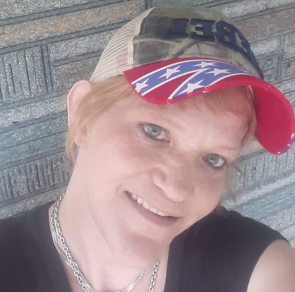 Profile Picture of Leann Hudson (@leannhudson64) on Poshmark