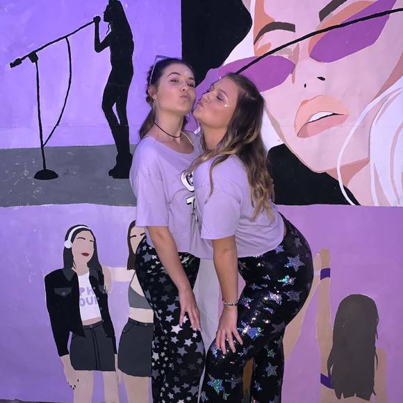 Profile Picture of Ryleigh Donkle (@rdonkle) on Poshmark