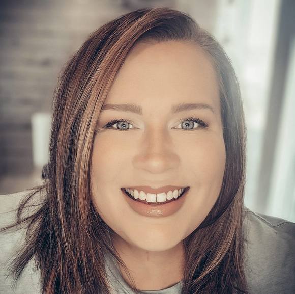 Profile Picture of Bethany Moon (@lifewithmoon) on Poshmark
