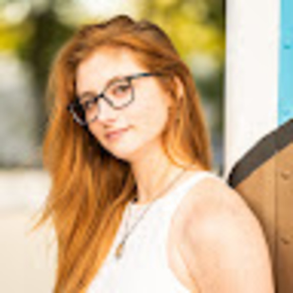 Profile Picture of Kate Atkisson (@kateatkisson727) on Poshmark