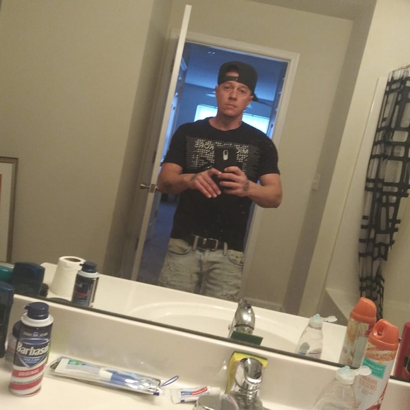 Profile Picture of Travis Cromer (@jace08714) on Poshmark