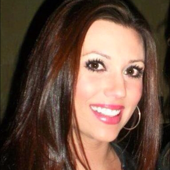 Profile Picture of Elyssa Chmelar (@eve413) on Poshmark