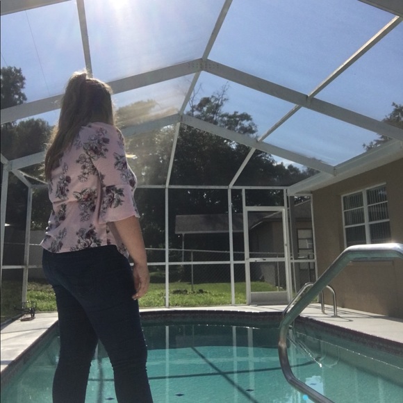 Profile Picture of Amanda Hughes (@anh0499) on Poshmark