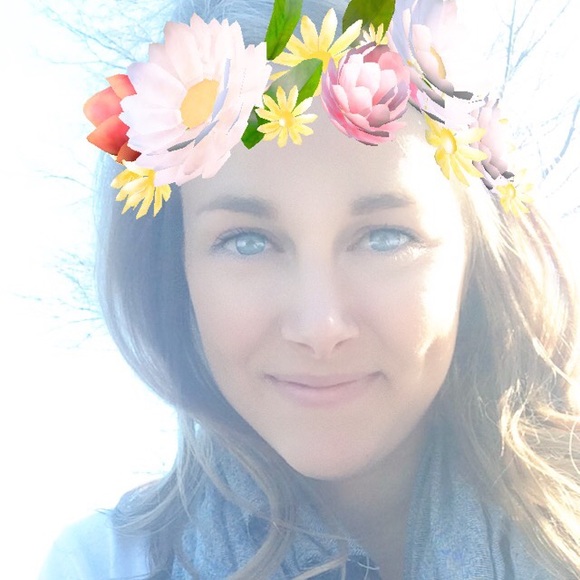 Profile Picture of Jessica Scheks (@mrsscheks) on Poshmark