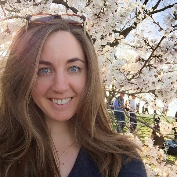 Profile Picture of Sallie Dehler (@salligator1) on Poshmark