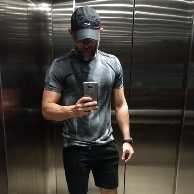 Profile Picture of Claudio Matos (@CalClaudiomatos) on Twitter