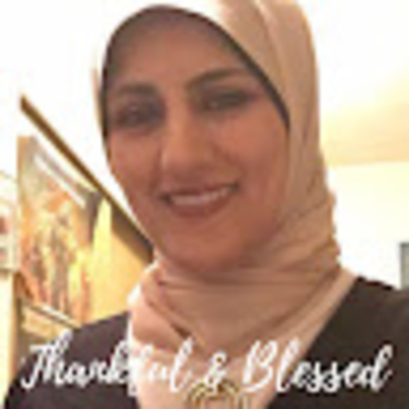 Profile Picture of Eman Abbas (@emanabbasus) on Poshmark