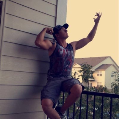 Profile Picture of Cody Hinkle (@HinkleFit) on Twitter