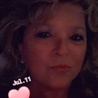Profile Picture of Debbie Lesser (@debbie.lesser) on Instagram
