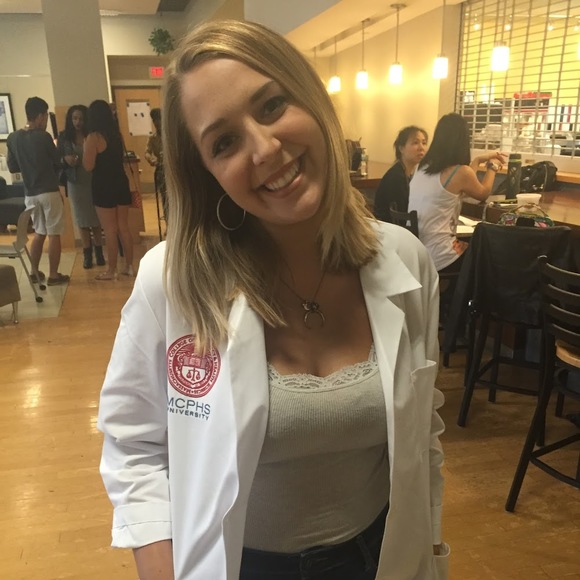 Profile Picture of Sydney Schnabl (@sydneyschnabl) on Poshmark