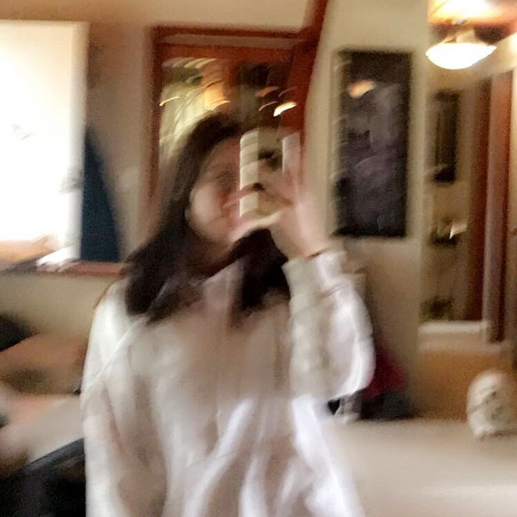 Profile Picture of Zoe Scott (@zoescott447) on Poshmark