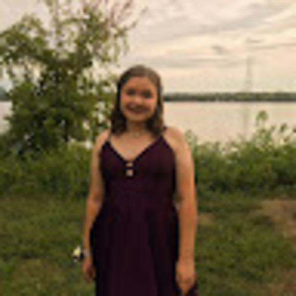 Profile Picture of Erica Heiselman (@erica_heiselman) on Poshmark