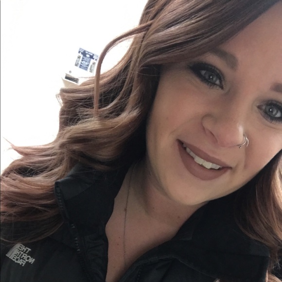 Profile Picture of Hannah Gaidos (@hannahgaidos) on Poshmark