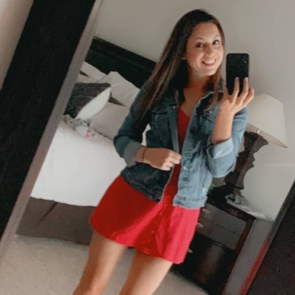 Profile Picture of Bailey Fallon (@baileymasonn) on Poshmark