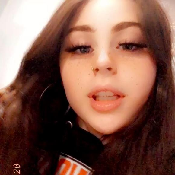 Profile Picture of Kayte Castoldi (@kayte_castoldi) on Poshmark