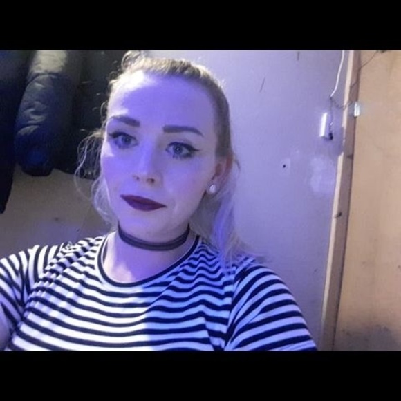 Profile Picture of Taylor Mackinnon (@macktea243) on Poshmark