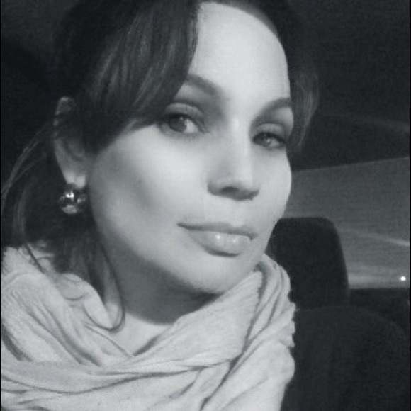 Profile Picture of Michelle Pascal (@msmpascal) on Poshmark