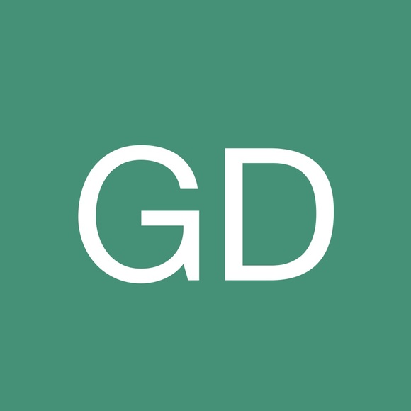 Profile Picture of Gina Devecchio (@gdevecchio) on Poshmark