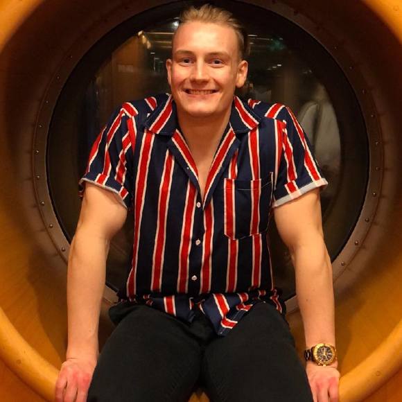 Profile Picture of Chad Pierce (@chadpierce46) on Poshmark