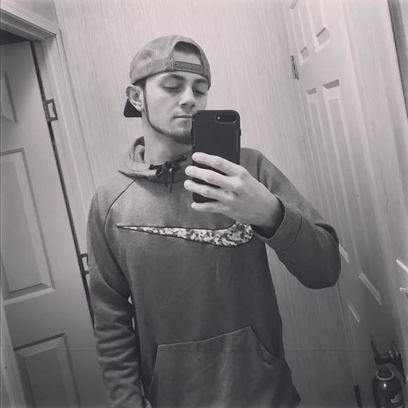 Profile Picture of Michael Mcgee (@youngmcgee4) on Poshmark