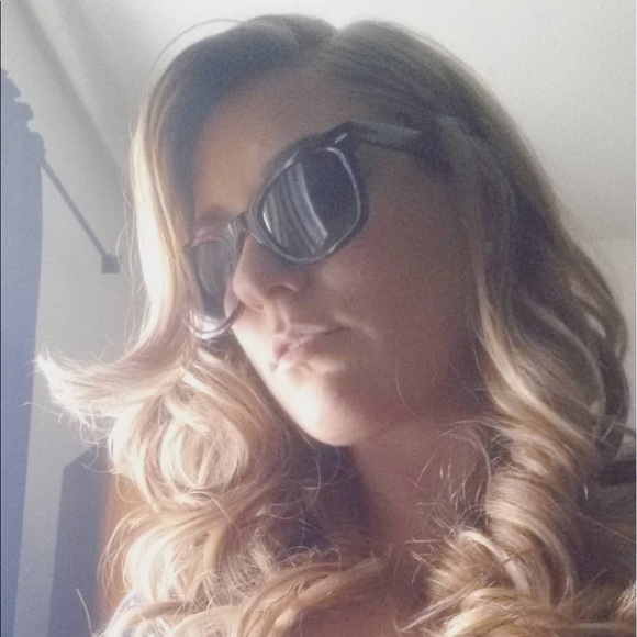Profile Picture of Kate Luchsinger (@ldyk8) on Poshmark