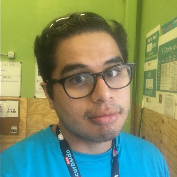 Profile Picture of Omar Gonzales (@omarg90) on Poshmark