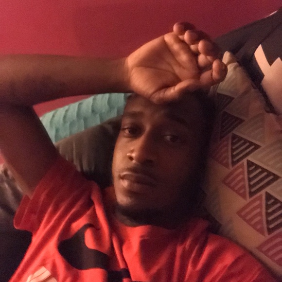 Profile Picture of Chris Rhomes (@sivvah) on Poshmark